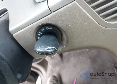 2011 Volkswagen Routan Se z USA, uszkodzony, nr VIN 2V4RW3DG5BR806204